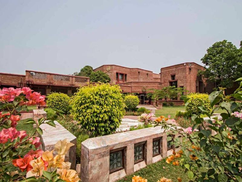 Отель Faisalabad Serena